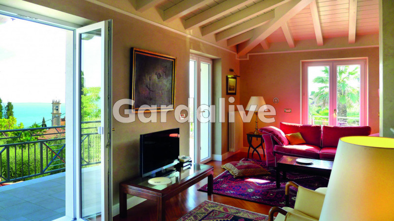 Immagine 17 di Villa in vendita  a Toscolano-Maderno