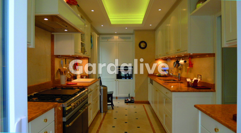 Immagine 18 di Villa in vendita  a Toscolano-Maderno