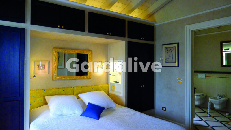 Immagine 20 di Villa in vendita  a Toscolano-Maderno