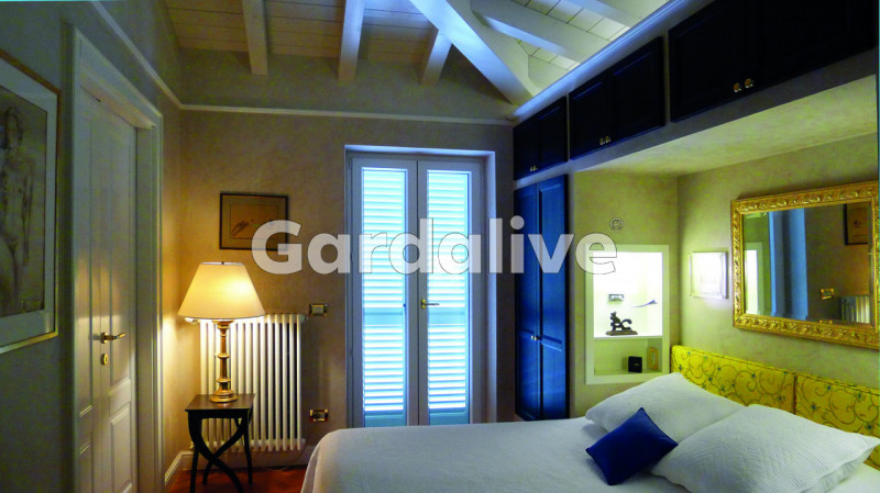 Immagine 21 di Villa in vendita  a Toscolano-Maderno