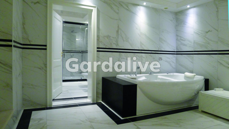 Immagine 22 di Villa in vendita  a Toscolano-Maderno