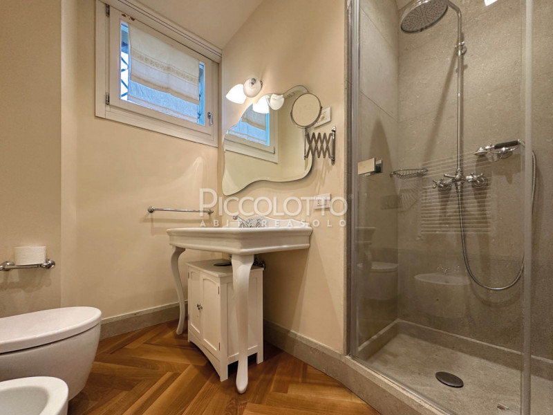 Immagine 29 di Appartamento in vendita  in via Santa Caterina a Asolo