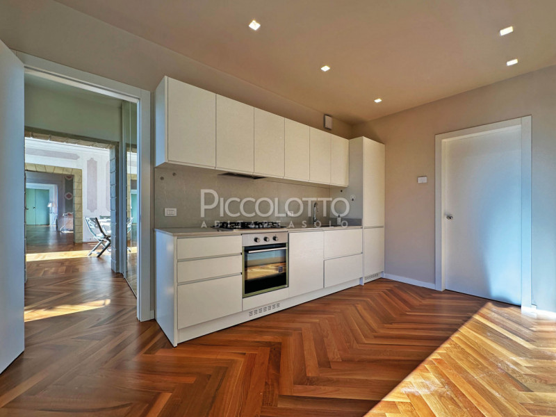 Immagine 31 di Appartamento in vendita  in via Santa Caterina a Asolo
