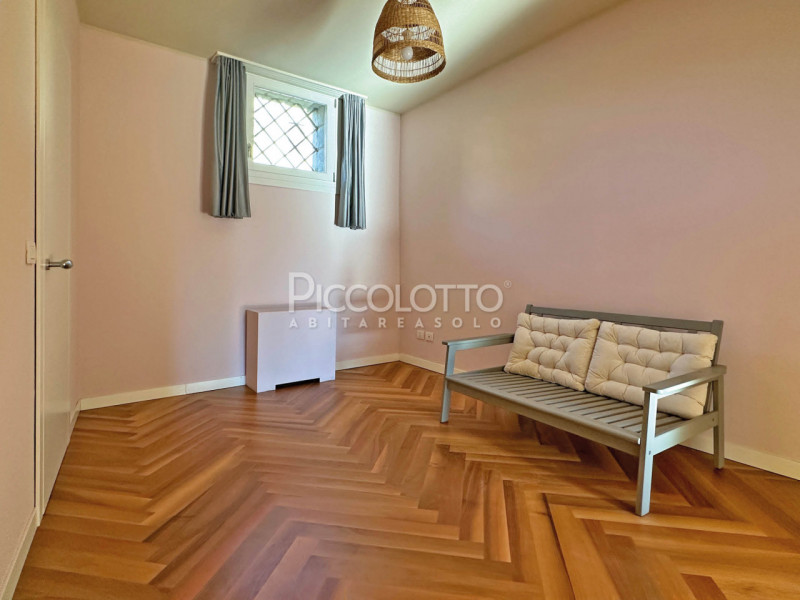 Immagine 34 di Appartamento in vendita  in via Santa Caterina a Asolo