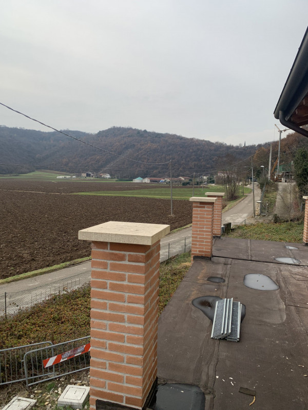 Immagine 3 di Villa in vendita  in Via Martiri della libertà a Costabissara