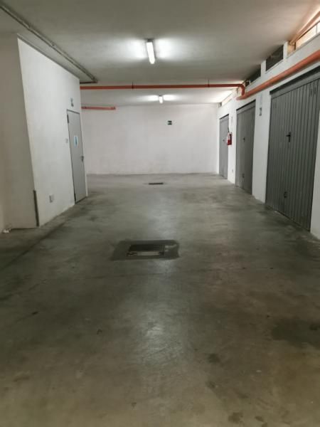 Immagine 6 di Garage in vendita  a Gallipoli