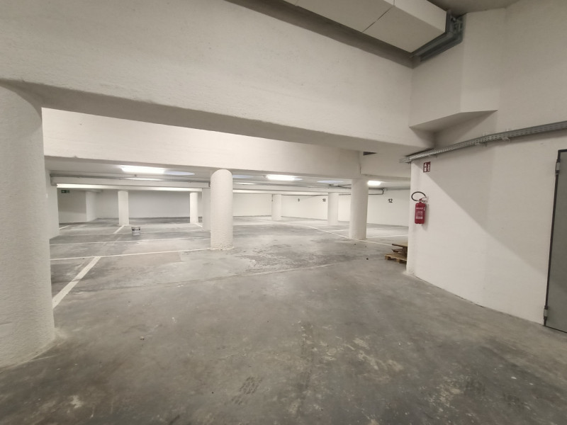 Immagine 4 di Garage in affitto  in Via Conciapelli a Bolzano