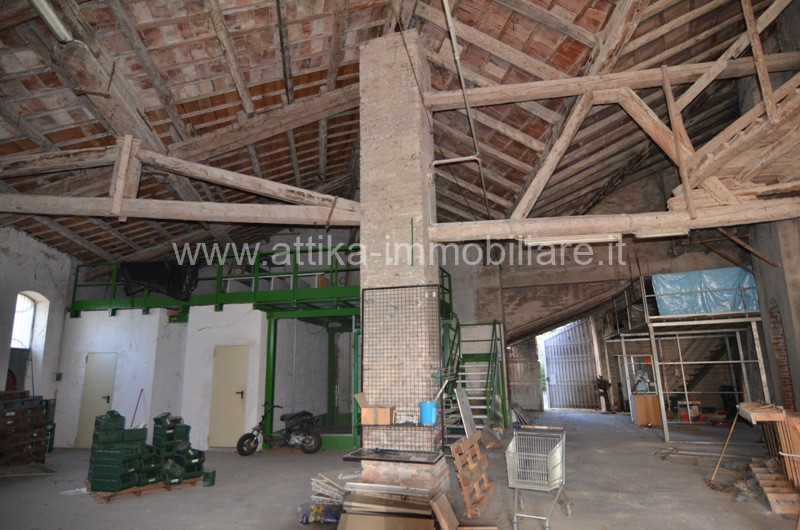 Immagine 2 di Attività commerciale in vendita  in Via Roma a Monselice