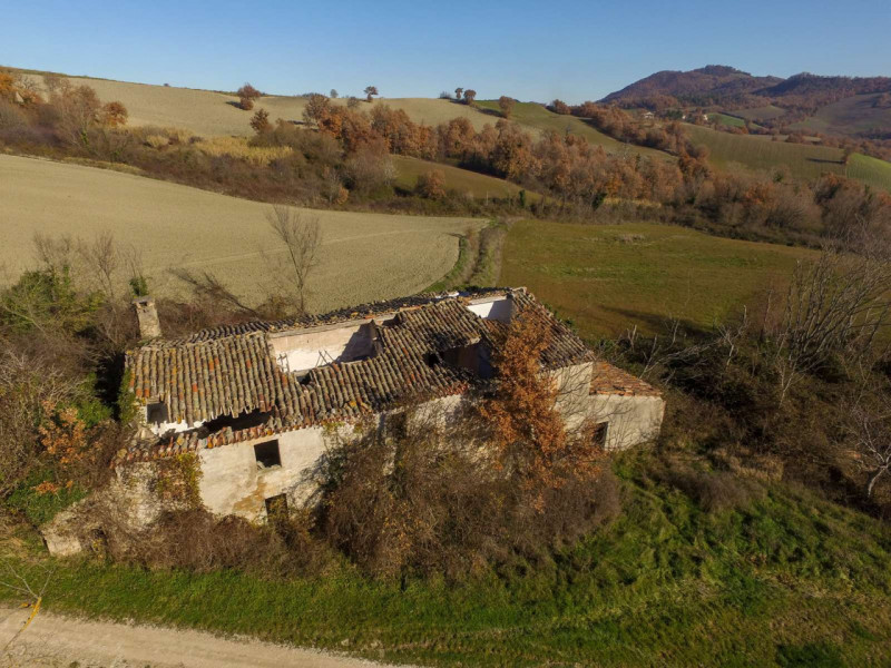 Immagine 9 di Rustico / casale in vendita  in strada Santa Barbara a Cagli