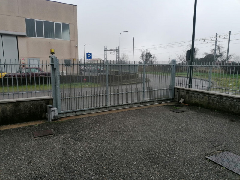Immagine 4 di Capannone industriale in vendita  in Via Pordoi a Rovato