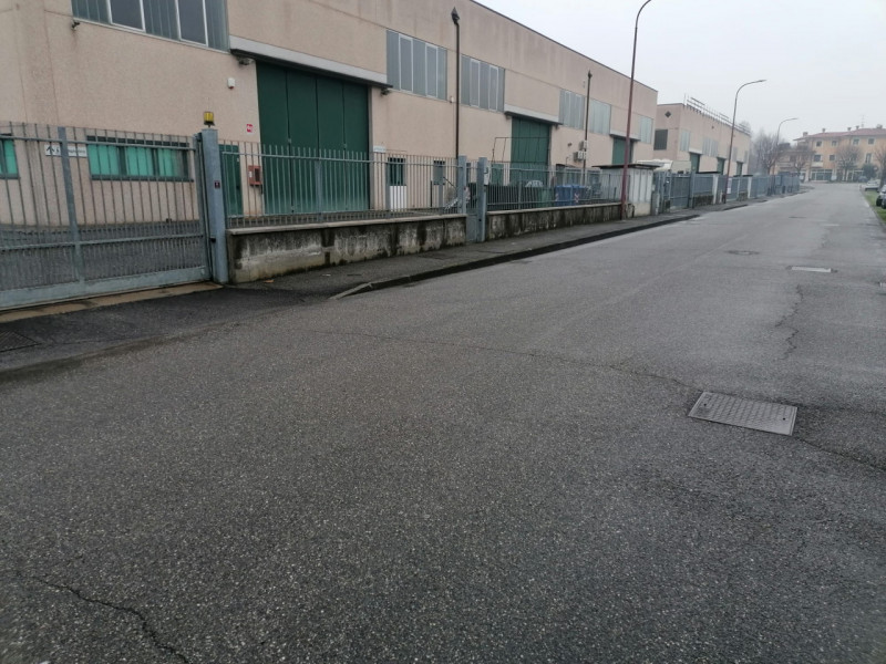 Immagine 11 di Capannone industriale in vendita  in Via Pordoi a Rovato