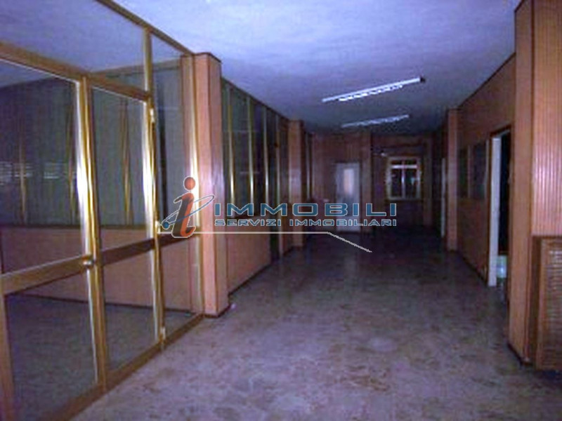 Immagine 8 di Magazzino in affitto  in VIA PERCALI a Settala