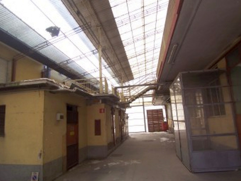 Immagine 2 di Magazzino in vendita  in VIA PERCALI a Settala