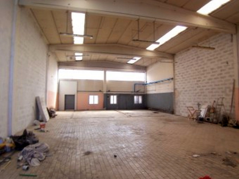 Immagine 4 di Magazzino in vendita  in VIA PERCALI a Settala