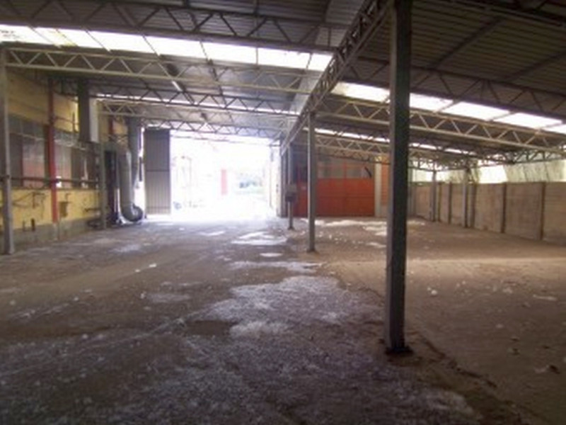 Immagine 15 di Magazzino in vendita  in VIA PERCALI a Settala