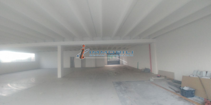 Immagine 2 di Attività commerciale in affitto  in VIA ARCHIMEDE a Settimo Milanese