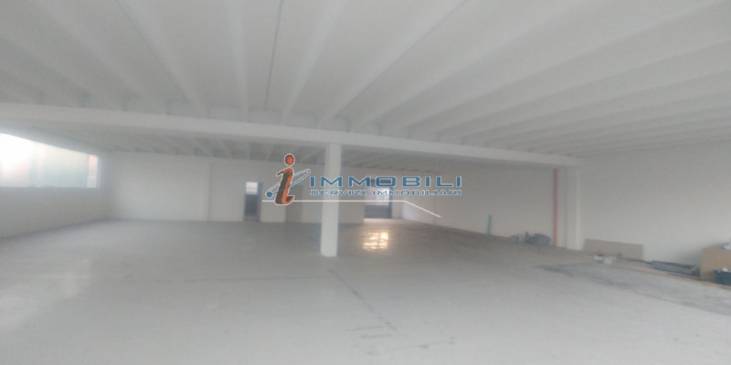 Immagine 4 di Attività commerciale in affitto  in VIA ARCHIMEDE a Settimo Milanese