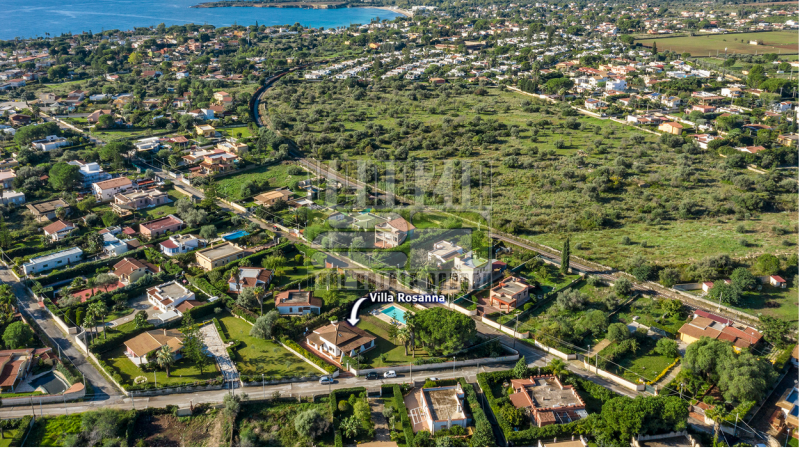 Immagine 2 di Villa in affitto  in via Lago di Como a Siracusa