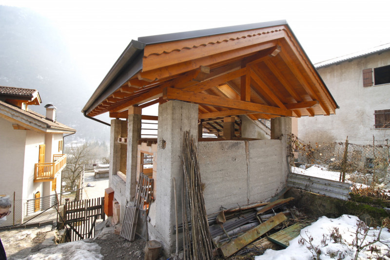 Immagine 9 di Rustico / casale in vendita  in Pez a Tre Ville