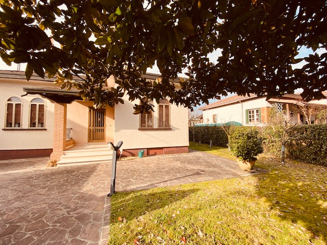 Immagine 10 di Casa indipendente in vendita  in Borgo Pieve a Castelfranco Veneto