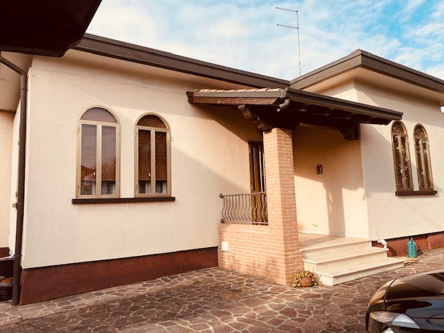 Immagine 11 di Casa indipendente in vendita  in Borgo Pieve a Castelfranco Veneto