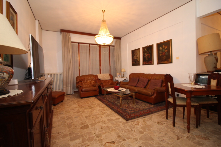 Immagine 7 di Casa indipendente in vendita  a Senigallia