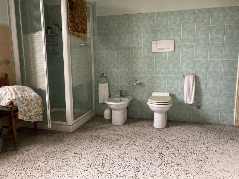 Immagine 9 di Casa bifamiliare in vendita  a Villimpenta