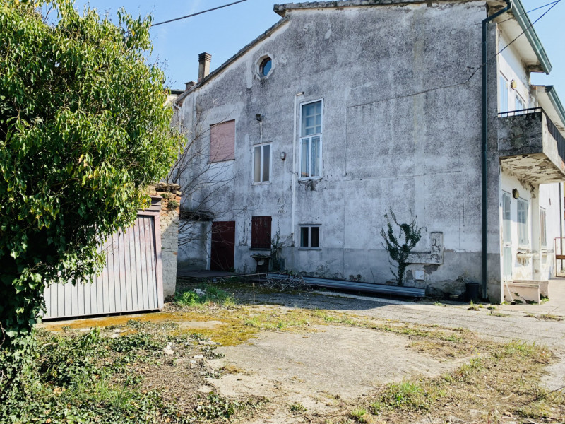 Immagine 2 di Casa bifamiliare in vendita  in via roma a Ospedaletto Euganeo