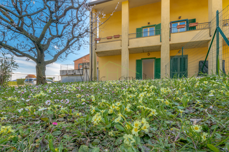 Immagine 19 di Casa bifamiliare in vendita  a Tavernerio