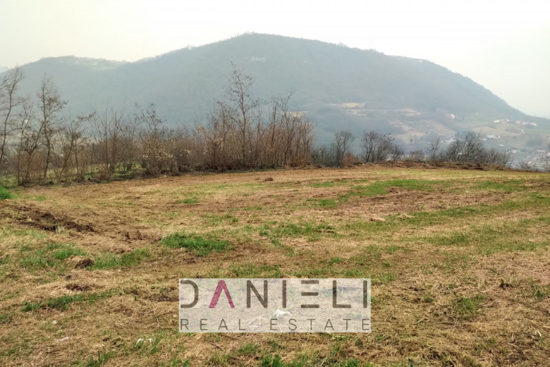 Immagine 3 di Terreno in vendita  in Via Corrubbio a Val Liona