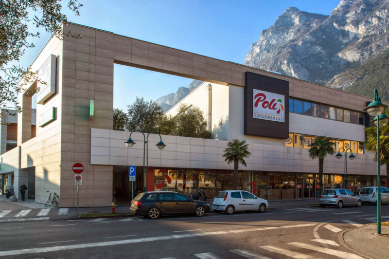 Immagine 2 di Ufficio in vendita  a Riva Del Garda