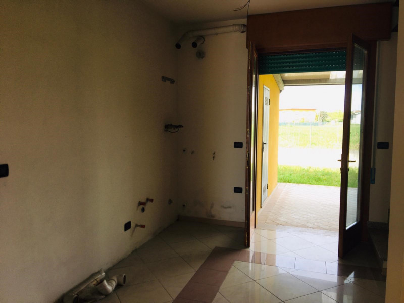 Immagine 3 di Villetta a schiera in vendita  in via arzarello a Borgo Veneto