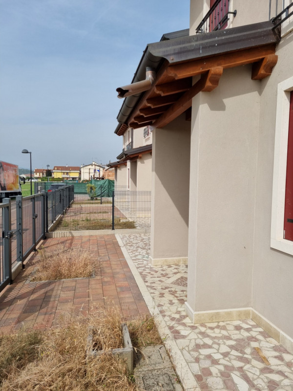 Immagine 2 di Villetta a schiera in vendita  in via quattro novembre a Albettone