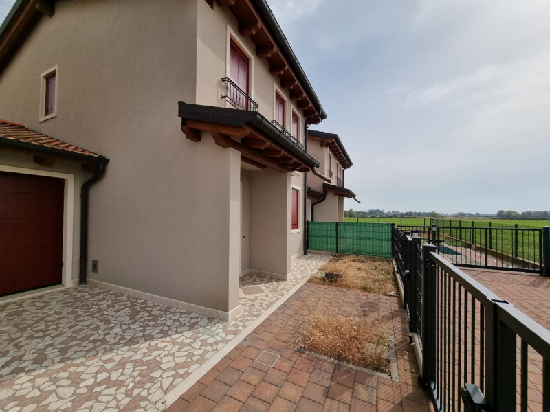 Immagine 4 di Villetta a schiera in vendita  in via quattro novembre a Albettone