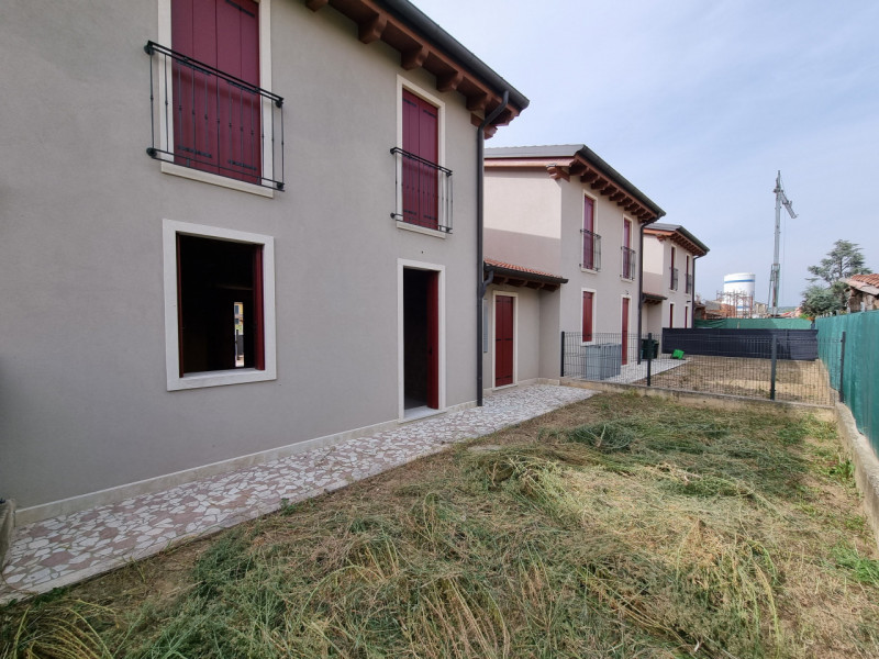 Immagine 6 di Villetta a schiera in vendita  in via quattro novembre a Albettone