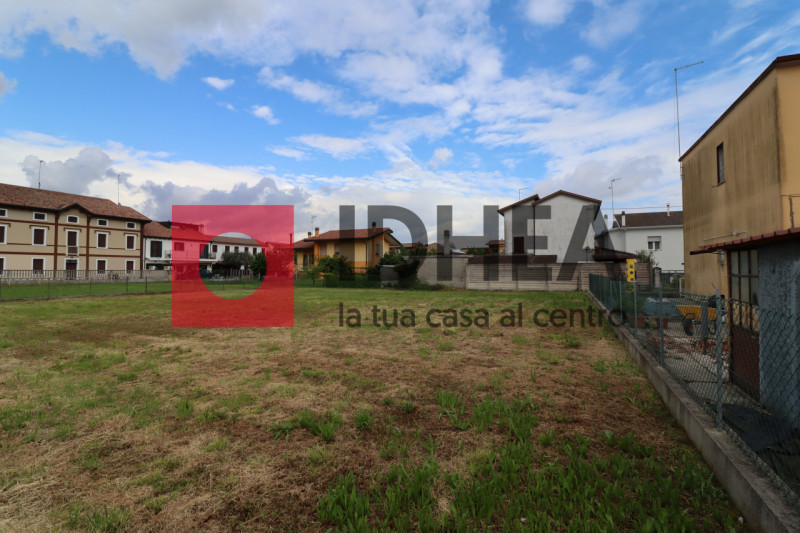 Immagine 3 di Terreno in vendita  in VASCON DI CARBONERA a Carbonera