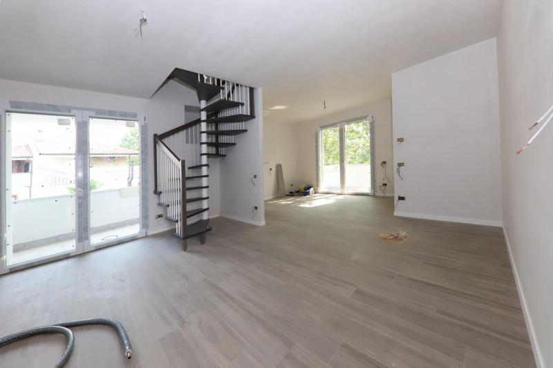 Immagine 5 di Appartamento in vendita  in viale Sicilia a Monza