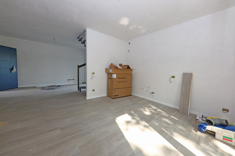 Immagine 6 di Appartamento in vendita  in viale Sicilia a Monza