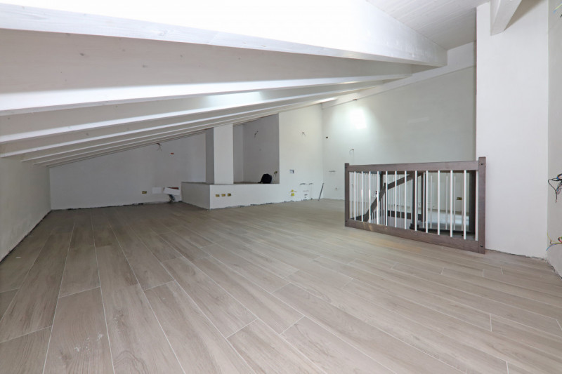 Immagine 9 di Appartamento in vendita  in viale Sicilia a Monza