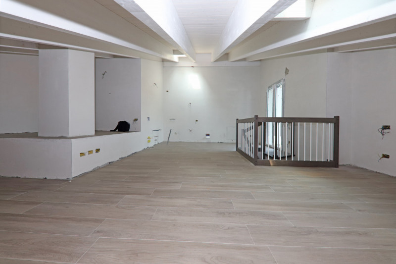 Immagine 10 di Appartamento in vendita  in viale Sicilia a Monza