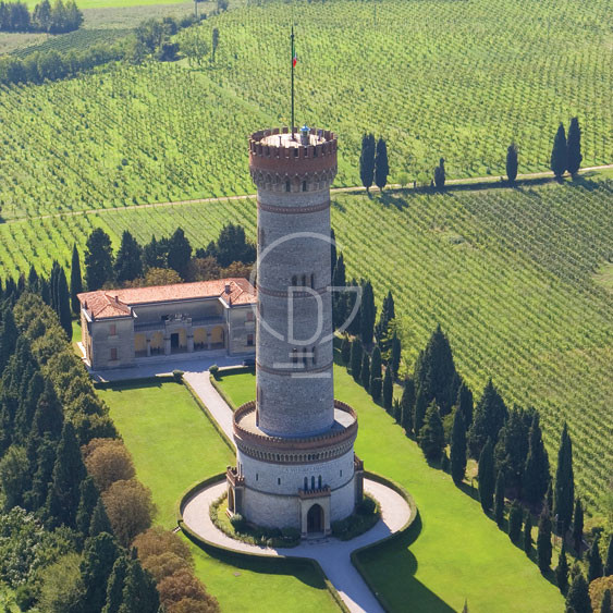 Immagine 1 di Terreno in vendita  in Sam Martino della Battaglia via Zeneroni a Desenzano Del Garda