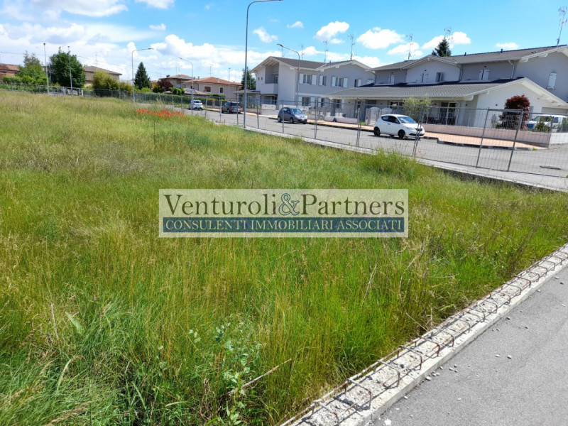 Immagine 2 di Terreno in vendita  in via cavour a Castiglione Delle Stiviere