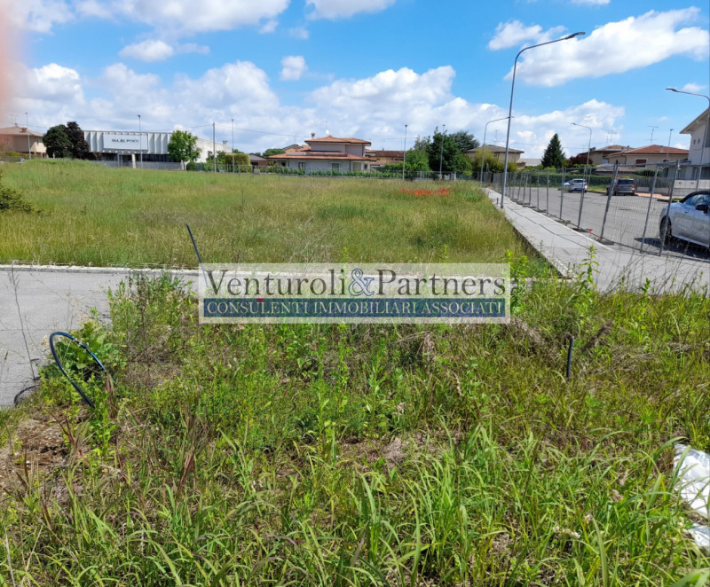 Immagine 4 di Terreno in vendita  in via cavour a Castiglione Delle Stiviere
