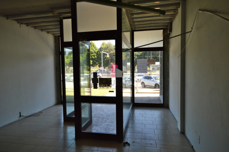 Immagine 12 di Negozio in affitto  in via monte ortigara a Grisignano Di Zocco