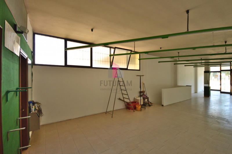 Immagine 16 di Negozio in affitto  in via monte ortigara a Grisignano Di Zocco