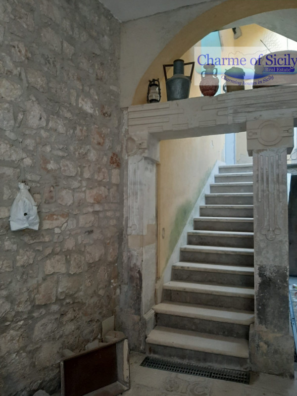 Immagine 21 di Casa indipendente in vendita  in Via Garofalo 29 a Modica