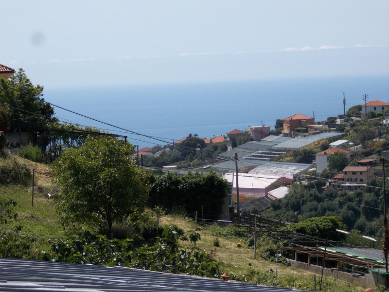 Immagine 1 di Terreno in vendita  in Via  Giacomo Leopardi a San Remo