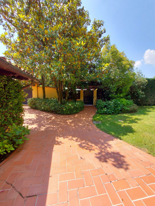 Immagine 4 di Villa in vendita  a Montegrotto Terme