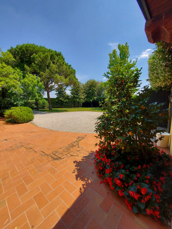Immagine 5 di Villa in vendita  a Montegrotto Terme