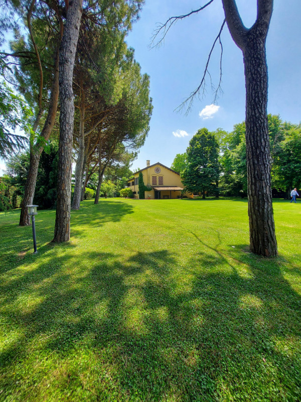 Immagine 39 di Villa in vendita  a Montegrotto Terme